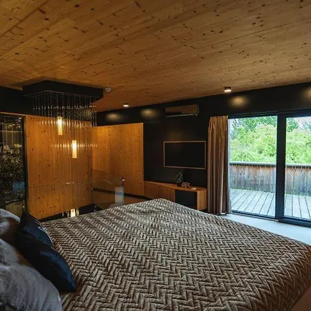 Tvrz Krassa 4* Osecna