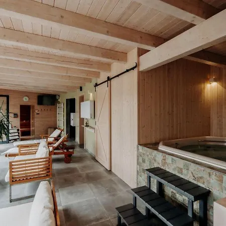 Tvrz Krassa 4* Osecna