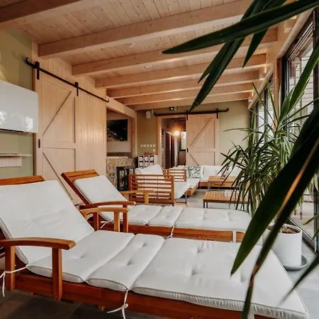 Tvrz Krassa Hotel 4*