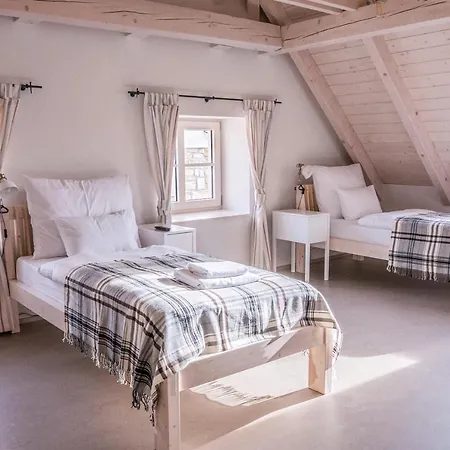 Hotel Tvrz Krassa Osecna