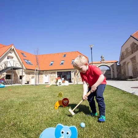 Hotel Tvrz Krassa Osecna