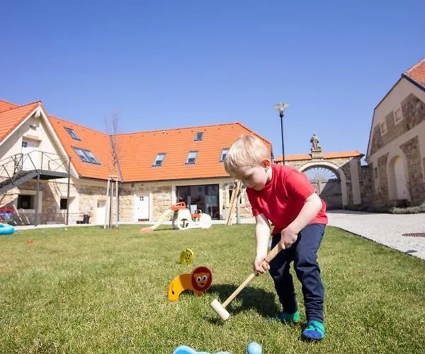 מלון Tvrz Krassa Osecna